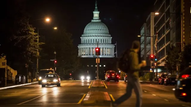 شٹ ڈاؤن سے ایک گھنٹے پہلے واشنگٹن کا منظر۔