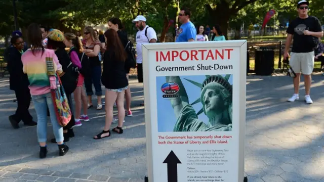 شٹ ڈاؤن کے سبب نیو یارک میں سٹیچو آف لبرٹی بھی بند رہا