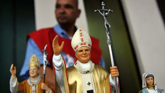 Estatuilla del Papa Juan Pablo II
