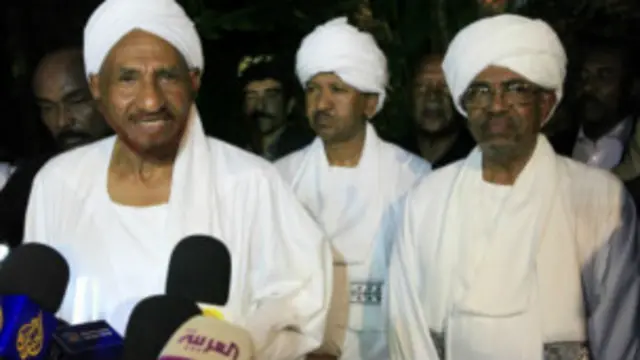 دعا المهدي الأحزاب السياسية للتنسيق في ما بينها لإيجاد بديل للحكومة الحالية