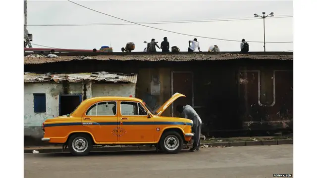 एम्बैसडर कार