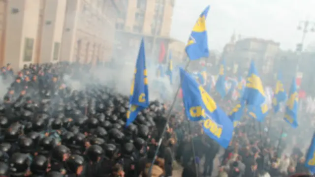 Заседания Киевсовета в последнее время проходили под аккомпанемент столкновений