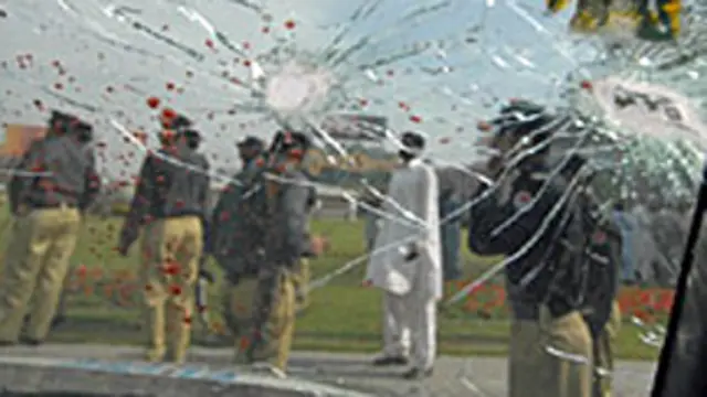 حملے میں سری لنکن ٹیم کے سات کھلاڑی زخمی ہوئے جبکہ چھ پولیس اہلکار ہلاک ہوگئے تھے