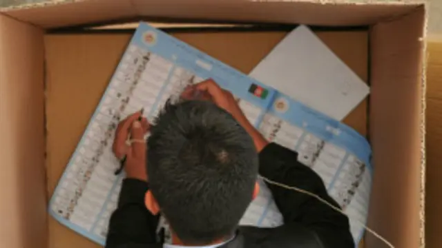 د ولسمشرۍ ټاکنو ته ۲۷ او د ولايتي شوراګانو ټاکنو ته له ۳۰۰۰ زياتو ځانونه نومولي وو