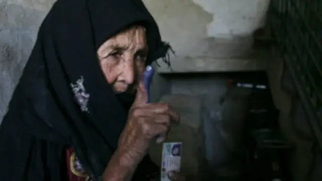 شکایتونو کمېسيون وايي عادي خلک او هر حقوقي بنسټ که له کانديدانو شکايت لري کولی شي د ټاکنيزو شکايتونو کمېسيون ته ورشي.