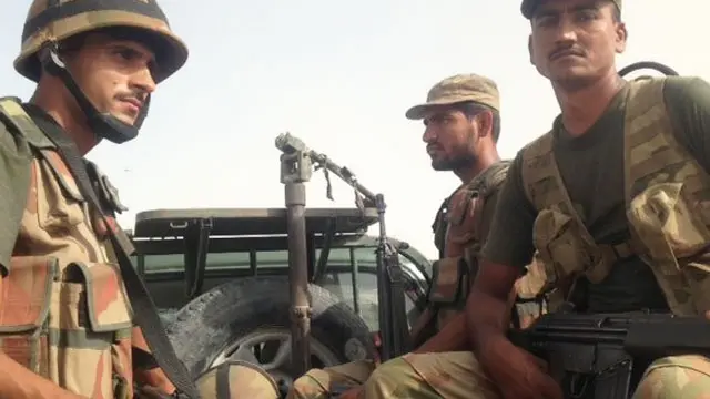 پاکستانی فوج پر مقامی افراد کو غائب کرنے اور دورانِ حراست ہلاکتوں کا الزام عائد کیا جاتا ہے جس کی وہ تردید کرتی ہے