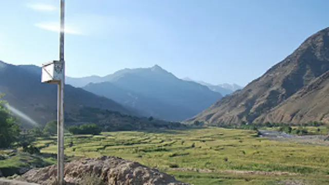 له دانګام نه ګڼې کورنۍ نورو سیمو ته کډه شوي او خپل هر څه ېې هلته پرې ایښي دي. 