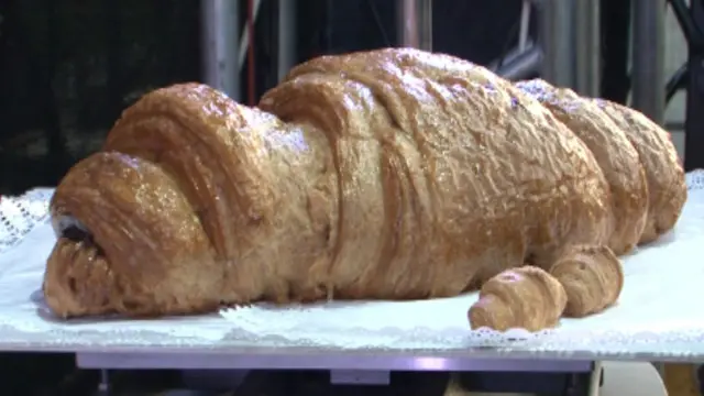 У Британії змушують зменшити розміри круасанів