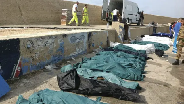 افریقی مہاجرین سے بھری ہوئی اس کشتی پر 500 افراد سوار تھے۔