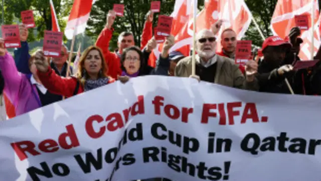 क़तर को मेज़बानी का विरोध