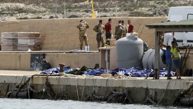 Мешки с телами погибших