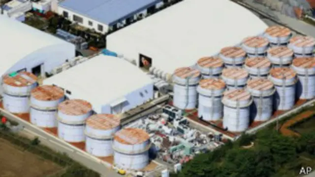 Резервуары на АЭС "Фукусима-1"