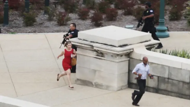Vụ việc đã gây hoảng loạn tại khu vực Tòa Bạch ốc và tòa nhà Quốc hội (US Capitol).