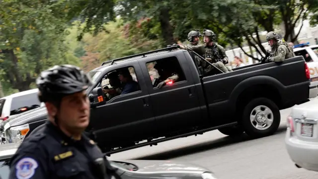 اس عمارت کو آدھے گھنٹے کے مکمل طور پر بند کردیا گیا تھا۔ 