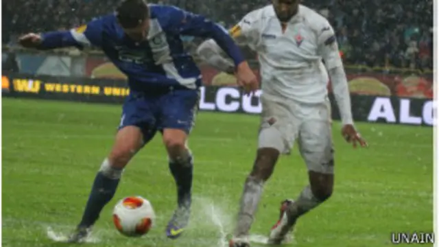 Днепр-Арена, футбол