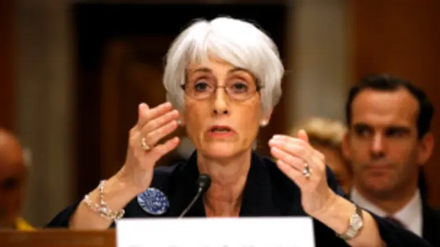 وندی شرمن، سرپرست هیات آمریکایی در مذاکرات اتمی با ایران در سنا حاضر شده تا بر خودداری کنگره از تشدید تحریم ها تاکید کند