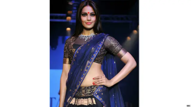 ग्लैमरस बॉलीवुड अदाकारा बिपाशा बसु ने कॉमेडी फिल्म 'नो एंट्री' में सेक्स वर्कर का किरदार निभाया था. 