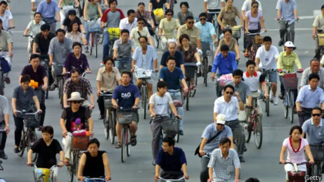 北京街頭自行車流