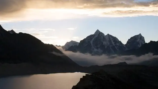 اقوامِ متحدہ کے مطابق گزشتہ صدی کے دوران نیپال، پاکستان، بھوٹان اور چین میں گلیشیئرکی جھیلوں میں کم سے کم پینتیس واقعات ہوئے