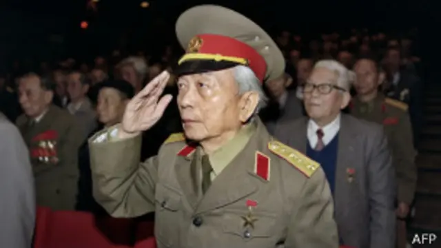 Tướng Võ Nguyên Giáp
