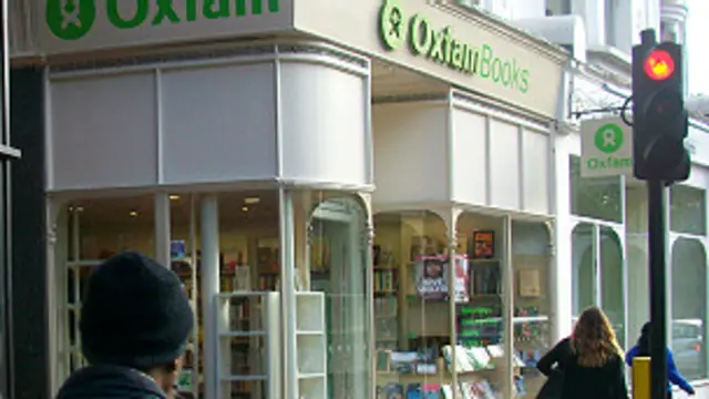 ملاقات با «فلسفه» در کتابفروشی مؤسّسۀ خیریۀ «آکسفم» (Oxfam Bookshop).