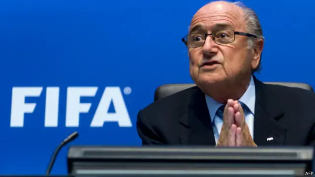 سپ بلاتر کمیته ویژه ای را مامور بررسی تغییر تاریخ جام جهانی قطر کرده است