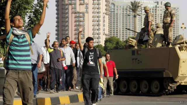 Демонстранты в Каире