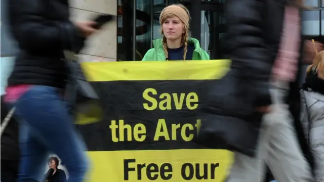 Акция в поддержку арестованных в России экологов