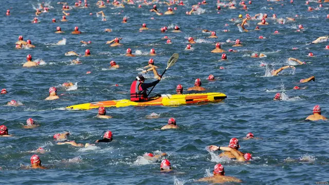विक्टोरिया हार्बर, हॉन्गकॉन्ग, तैराक, न्यू वर्ल्ड हार्बर रेस