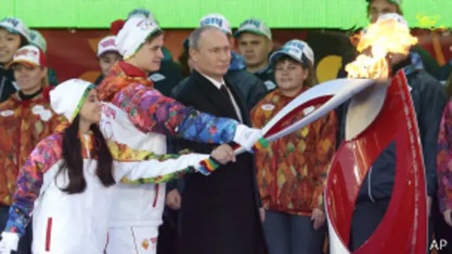 俄国总统普京在莫斯科红场举行的盛大仪式上