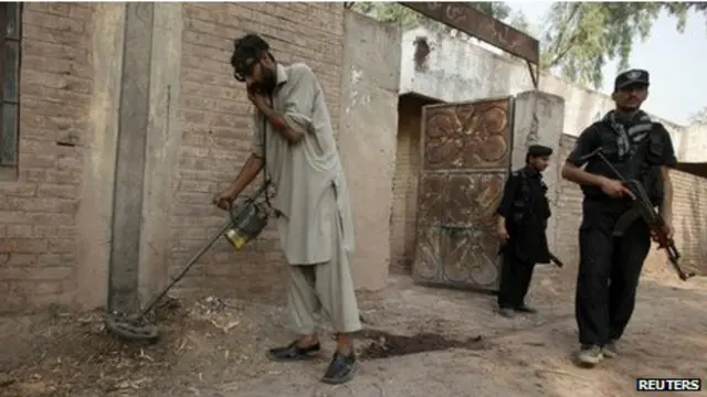 pakistan, polio, bom