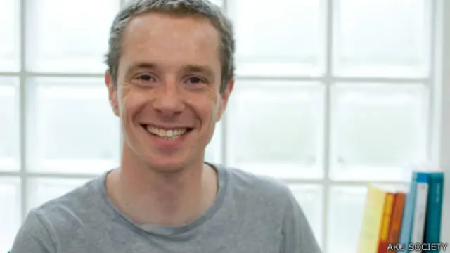 Nick Sireau, pai de filhos com alcaptonúria. Foto: AKU Society