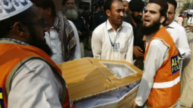 محکمۂ صحت کے حکام کے مطابق گزشتہ ایک سال کے دوران ان حملوں میں کم سے کم 17 افراد ہلاک اور متعدد زخمی ہو چکے ہیں