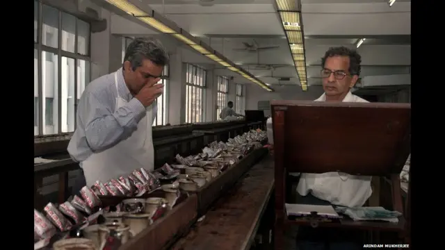 اس چائے کو ماہرین اس کے ذائقے اور خوشبو کے لیے پرکھتے ہیں۔