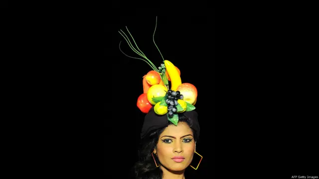 සොනාලිගේ නිර්මාණ අතරට මේ හිස් වැස්මත් ඇතුළත් විය.