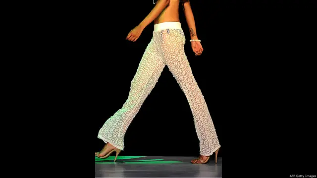 කොළඹ සිට පැමිණි විසිතුන් හැවිරිදි සනෝජි සිරිල් වැනි යව්වනියන්ගේ නිර්මාණ වලටත් ප්‍රදර්ශනයේ දොරටු විවෘතව තිබුණි.