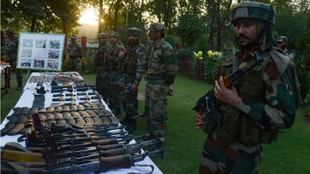 بھارتی فوج کے مطابق دراندازوں سے یہ جھڑپیں پندرہ روز سے جاری تھیں