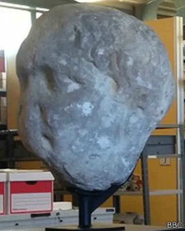 Patung batu berbentuk kepala yang berhasil diidentifikasi.