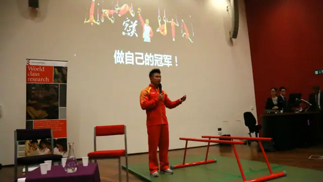 图辑：世界冠军陈一冰杨阳到访埃塞克斯大学