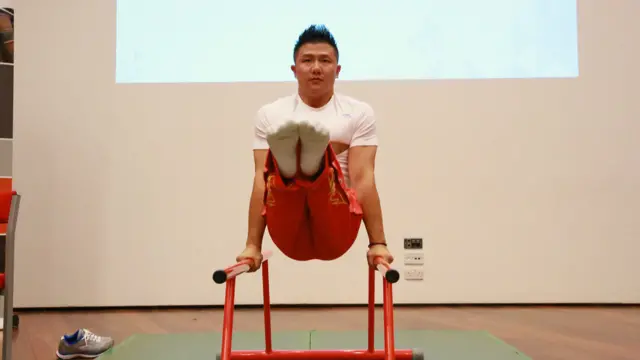 图辑：世界冠军陈一冰杨阳到访埃塞克斯大学