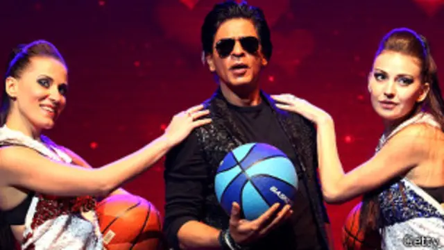 شاہ رخ خان نے دو نومبر کو ممبئی میں اپنی اڑتالیسویں سالگرہ منائی