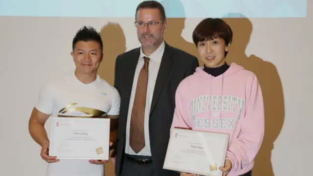 图辑：世界冠军陈一冰杨阳到访埃塞克斯大学