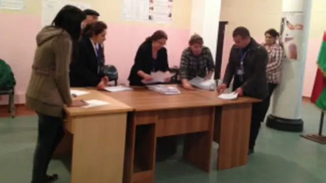 Binəqədi rayonu 9 saylı seçki dairəsinin 8 saylı məntəqəsində səslər sayılır, 674 nəfər səs verib, 675 nəfər isə seçkiyə gəlməyib.