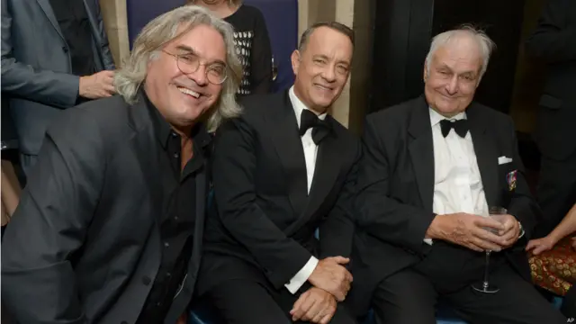 كان والد المخرج البريطاني بول غرينغراس الذي يعمل في هوليود حاضرا إلى جانبه في حفل افتتاح المهرجان بفيلمه "القبطان فيليبس". 