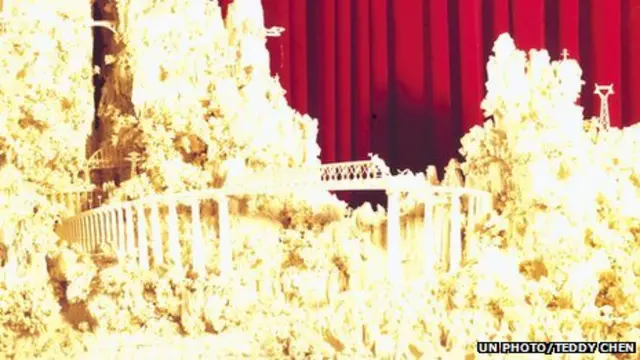 成昆铁路象牙雕用掉八根象牙，四头大象献出了生命