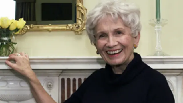 الكندية أليس مونرو تفوز بجائزة نوبل للآداب