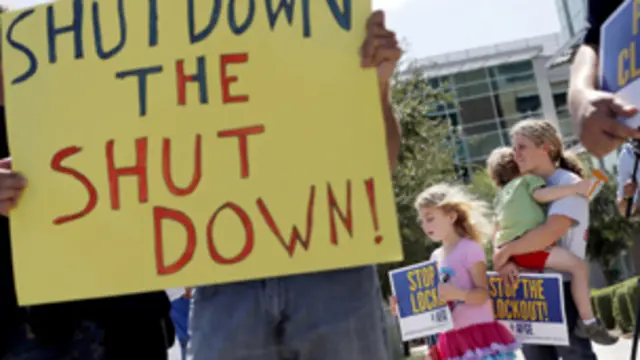 ادت الازمة الى تعطيل العديد من النشاطات والخدمات العامة