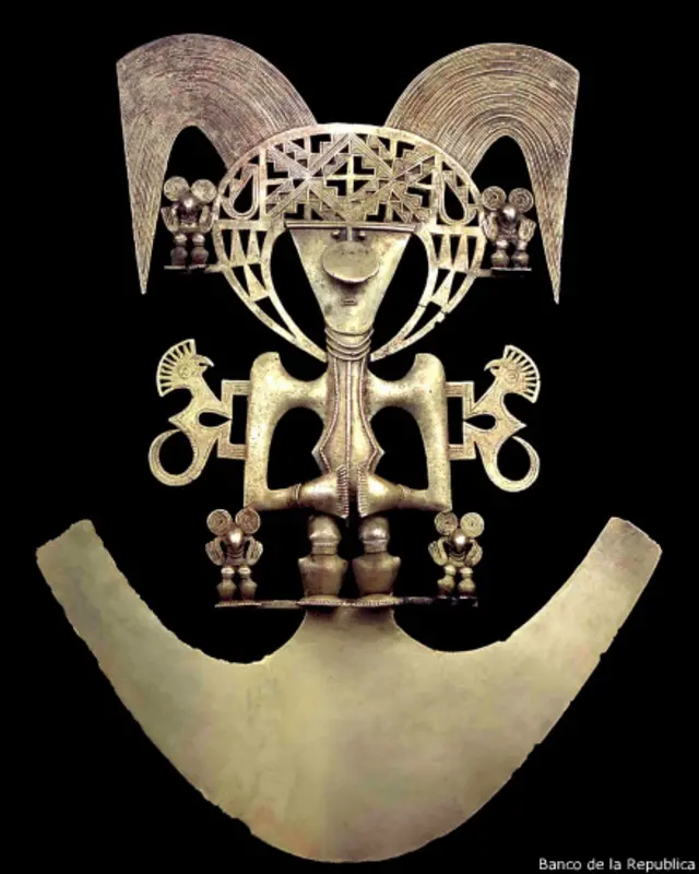 यहां प्रदर्शित कई कलाकृतियों में पशुओं की आकृतियां हैं और उनके पहने जाने से शायद व्यक्ति का दर्जा और उसके स्टेटस का पता चलता होगा. 