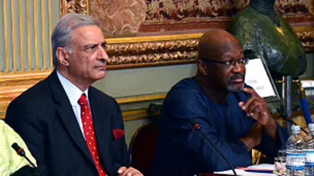 කමලේෂ් ශර්මා සහ රිචර්ඩ් උකූ 