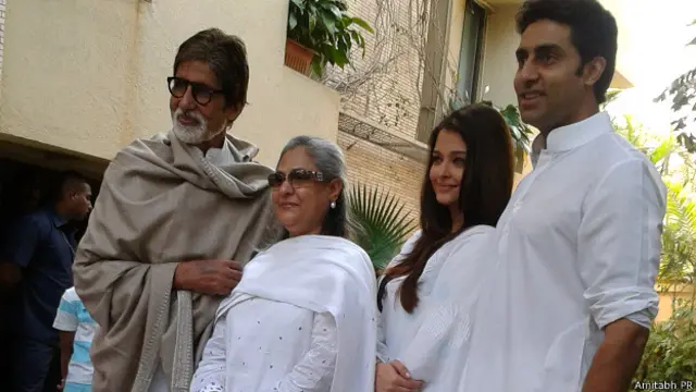 اہل خانہ کے ساتھ